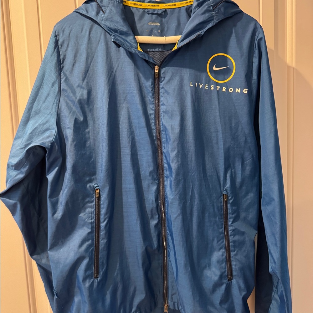 Men’s Nike Light Blue Athletic Jacket with Navy Trim